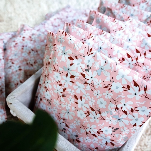 Poly mailers | Set of 25| Spring Designer Poly Mailers 10x13 - Picture 3 of 3